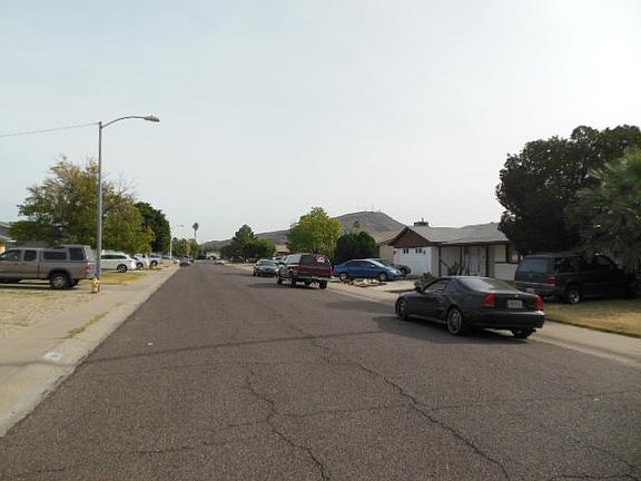 5th image of 2613 W Dahlia Dr