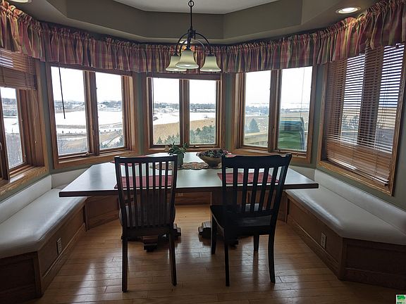 4th image of 5511 Wild Rose Ln