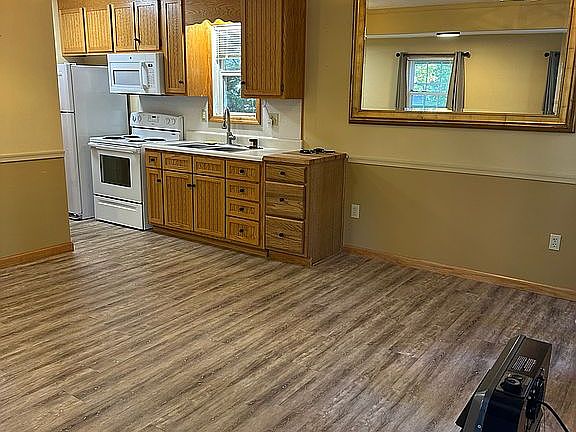 5th image of 146 Airstream Ln SE