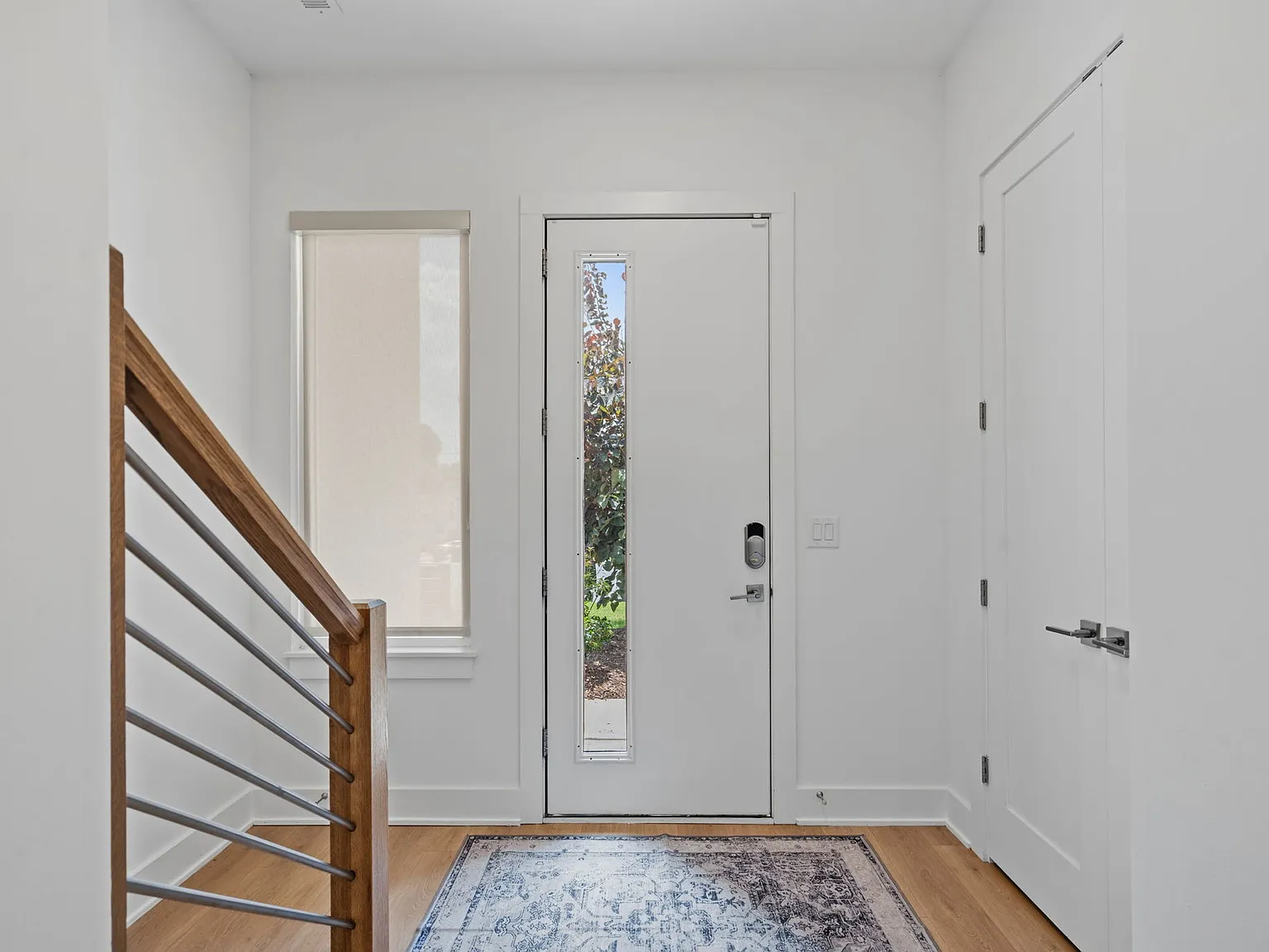 3 bed, 2.5 bath, 2464 sqft, $3,250 — Photo 3