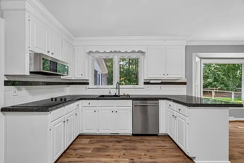 1037 Law Ln Photo 1