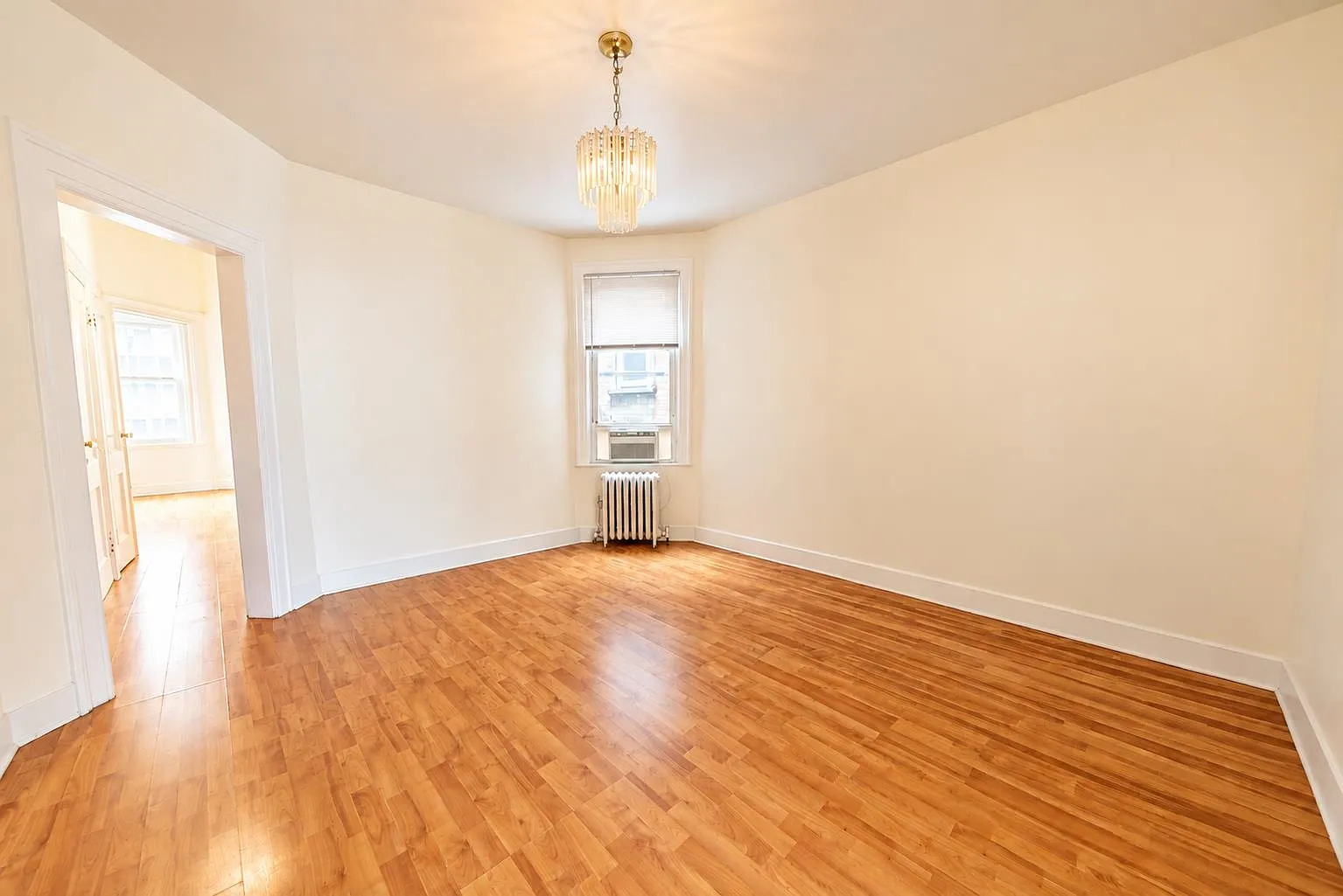 3 bed, 1.0 bath, $2,650 — Photo 2