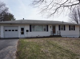 46 Sandalwood Dr, Rochester, NY 14616