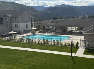 Sutton Place Apartments, East Wenatchee, WA 98802