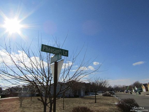 2nd image of 2226 Pheasant Ln