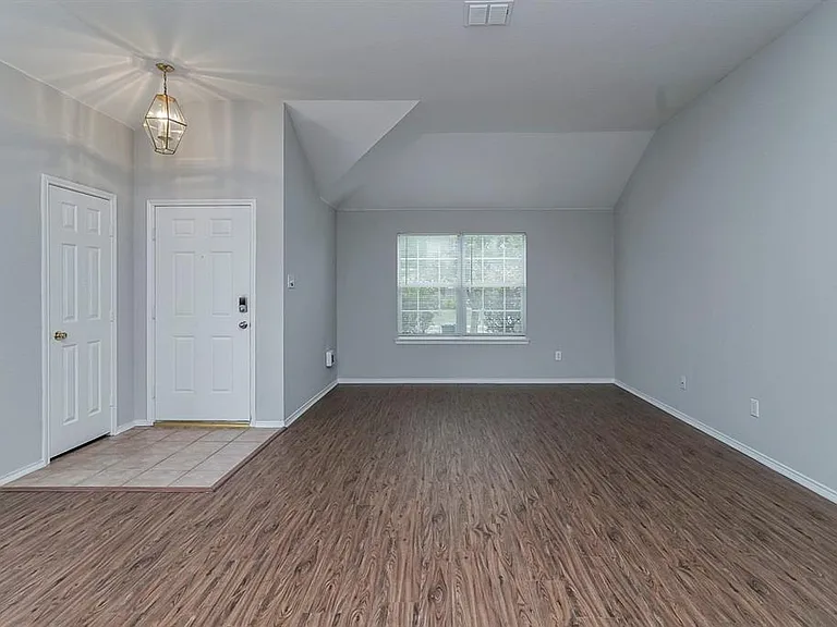 8448 Prairie Fire Dr — Photo 5