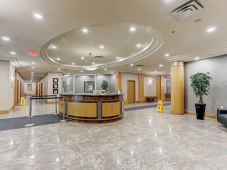 5500 Yonge St #808 — Photo 26