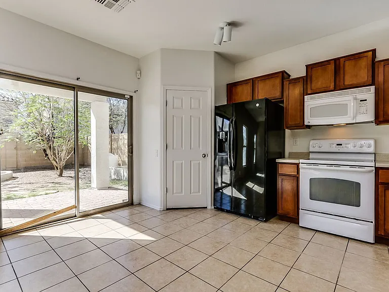 5413 W Apollo Rd — Photo 5