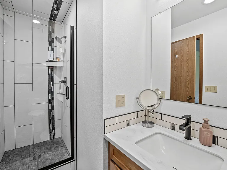 113 S Neyland Ave — Photo 22