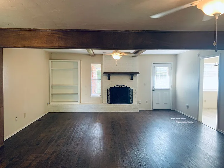 14301 Scott St — Photo 3