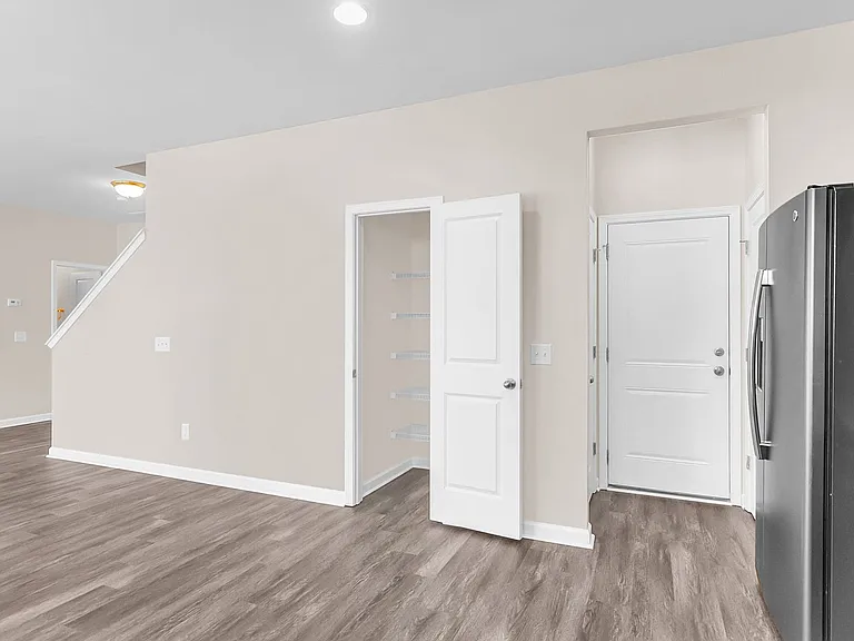 1104 Friartuck Trl — Photo 18