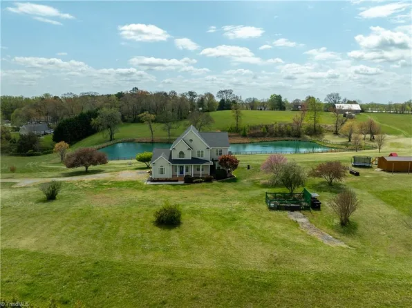 3053 Hallmark Estates Dr, Boonville, NC 27011