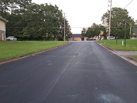 4th image of 1740 Underwood Dr SE