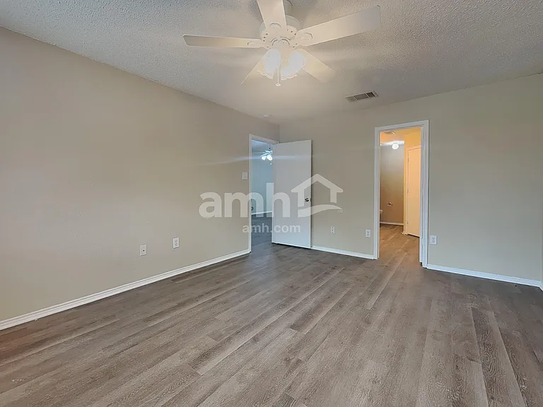 2736 Briscoe Dr — Photo 10