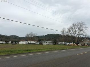 174 NE Sawyers Ln, Roseburg, OR