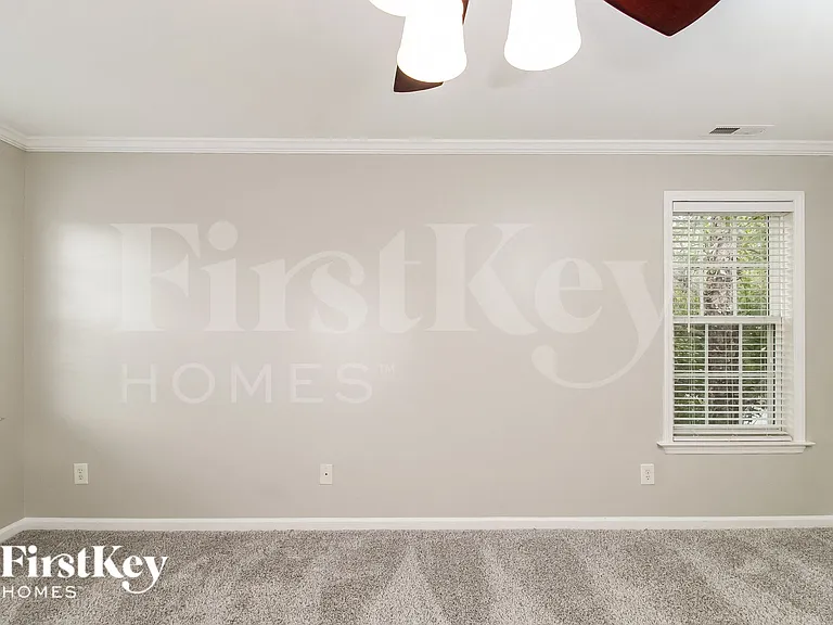 6590 Lake Dale Way — Photo 8