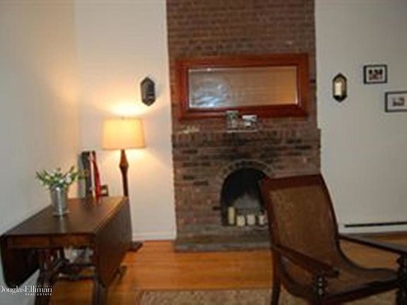 3rd image of 4 W 83rd St APT 2