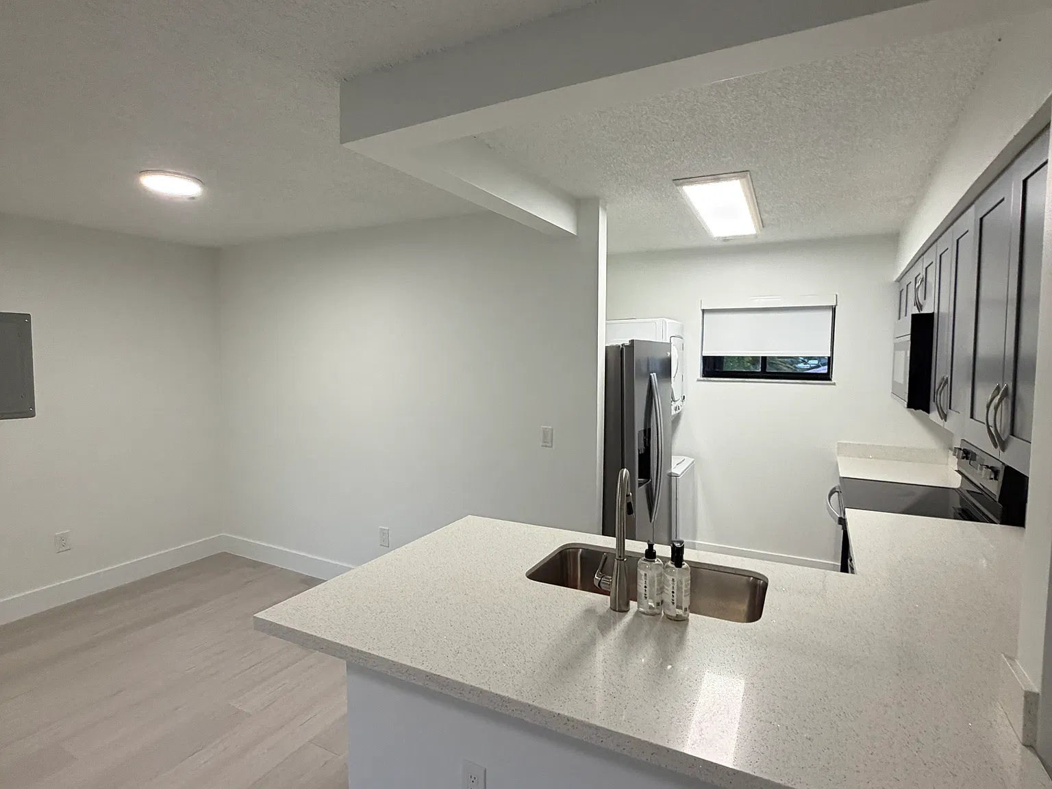 2 bed, 824 sqft, $2,350 — Photo 4