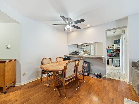 5th image of 1750 Sleepy Hollow Ct APT 3