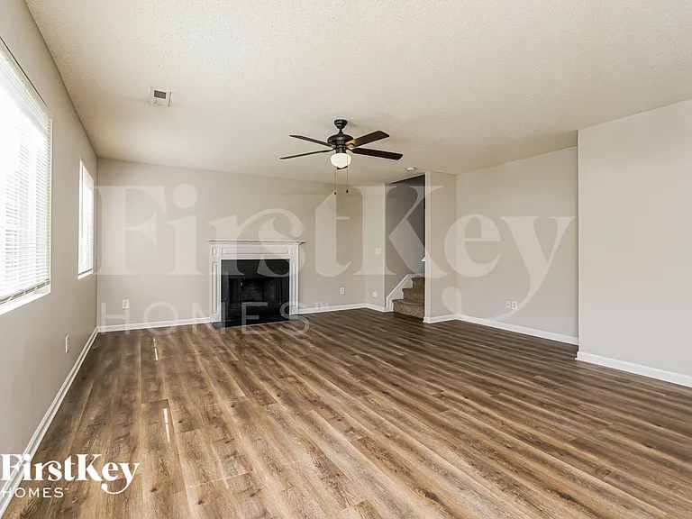 2645 Ninfield Dr — Photo 2