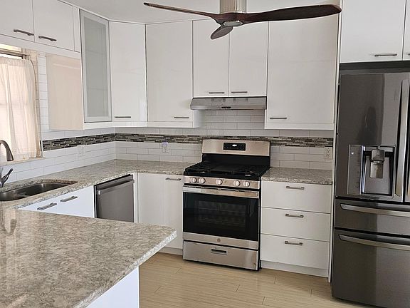 5th image of 5080 Park Lake Dr