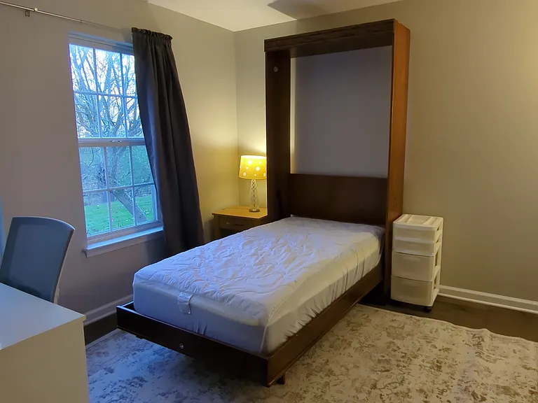Second bedroom with murphy bed