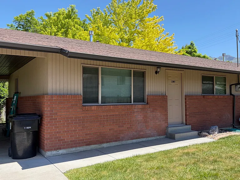 1387 East side by side