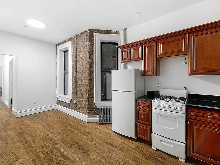 144 W 109th St #3R — Photo 2