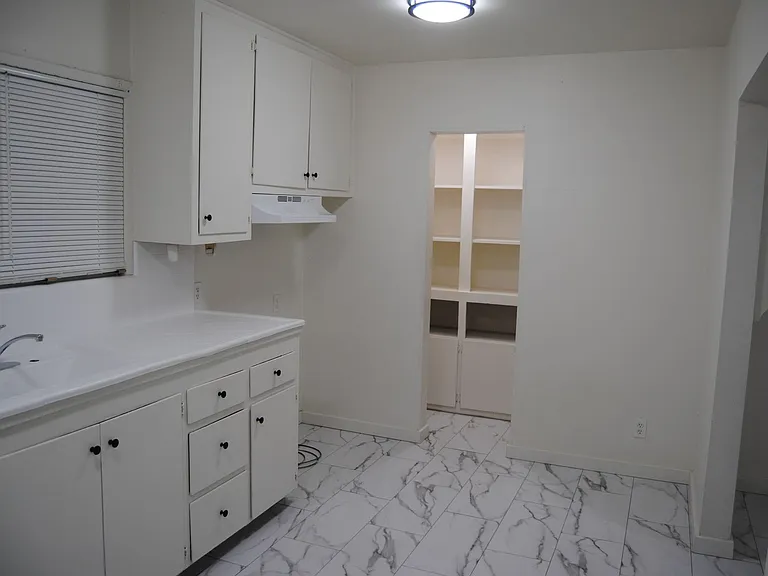 408 Oildale Dr — Photo 10