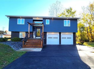 8699 Hartshorn Rd, Corfu, NY 14036