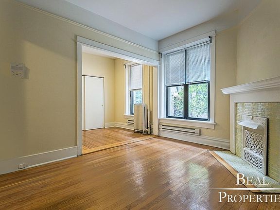 3rd image of 428 W Belden Ave APT 15