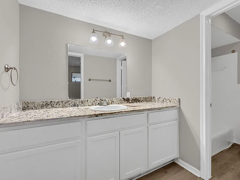 3200 W Walnut St — Photo 26
