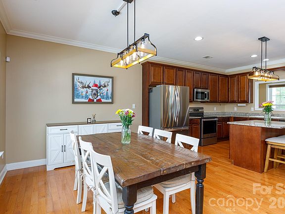 5th image of 1108 King Rd