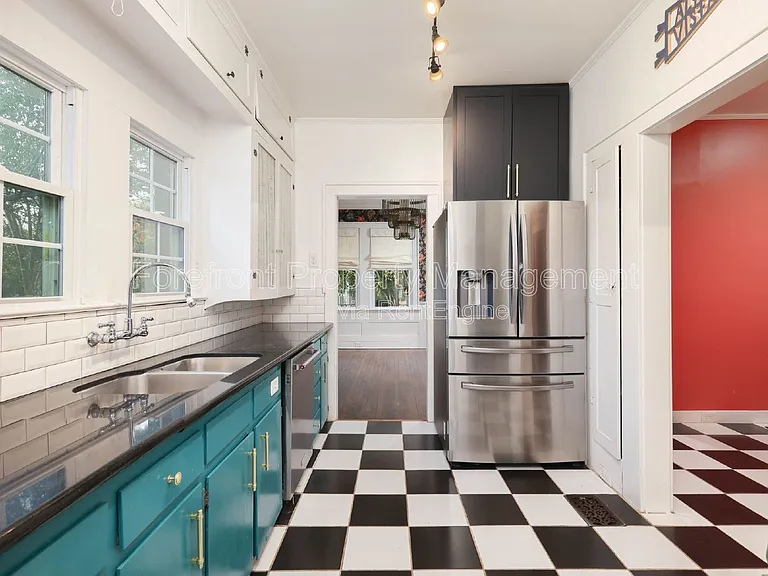 418 W Rosewood Ave — Photo 21