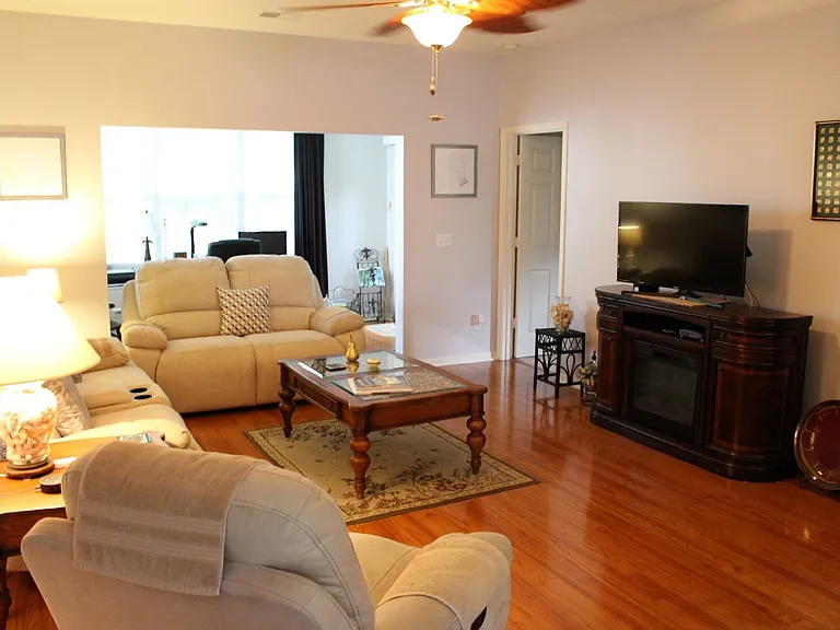 149 Lazy Daisy Dr — Photo 9