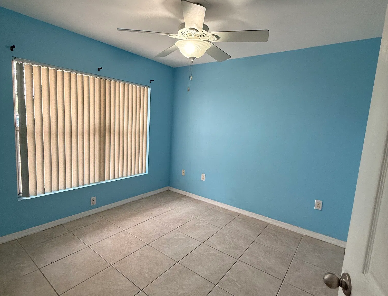 4274 Calinda Ln — Photo 3