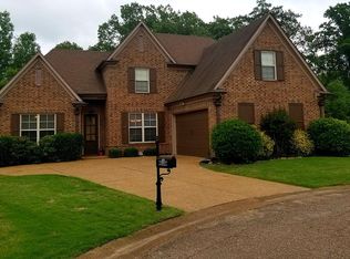 8940 Village Creek Dr, Arlington, TN 38002
