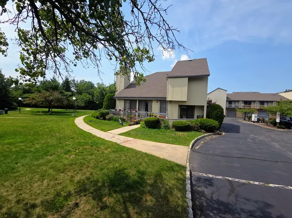 17 Brook St, Somerset, NJ 08873