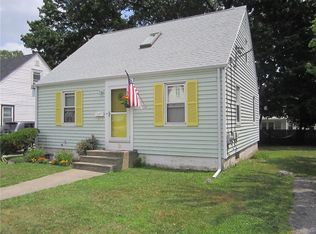 8 Caporal St, Cranston, RI 02910