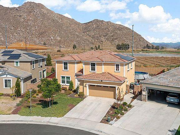 3rd image of 27572 Arches Dr