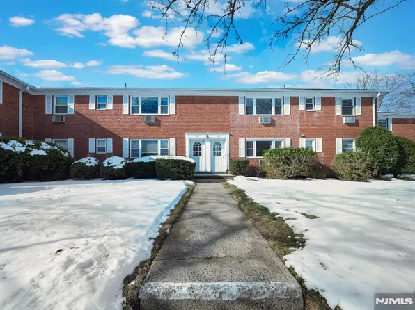 1167 Valley Rd #B, Wayne, NJ 07470