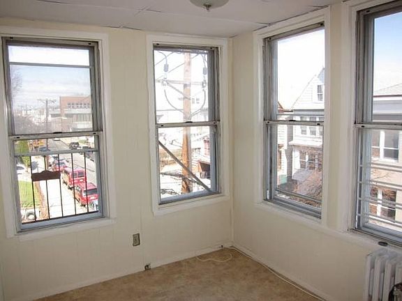 Breakfast nook/den