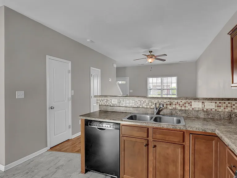 502 Oyster Rock Ln — Photo 14