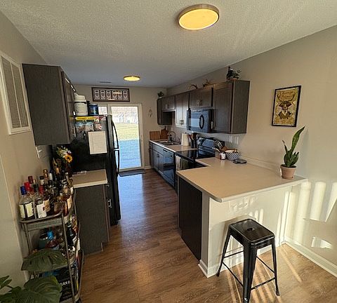 4th image of 510 E Fairlawn Dr