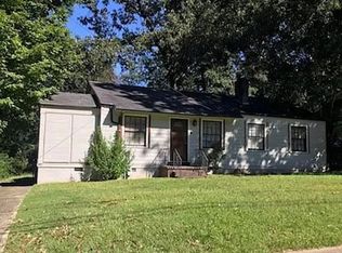 2190 Penrose Dr, East Pt, GA 30344