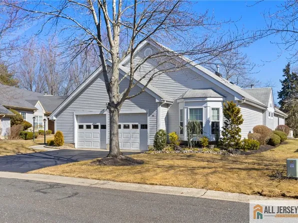 23 Abraham Lincoln Ct, Monroe Township, NJ 08831