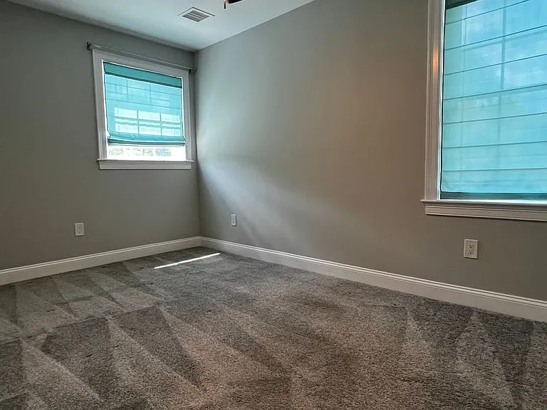 181 Christina St — Photo 11