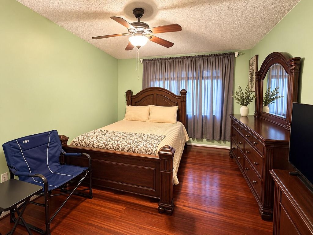 117 Gardens Drive #104, photo 5