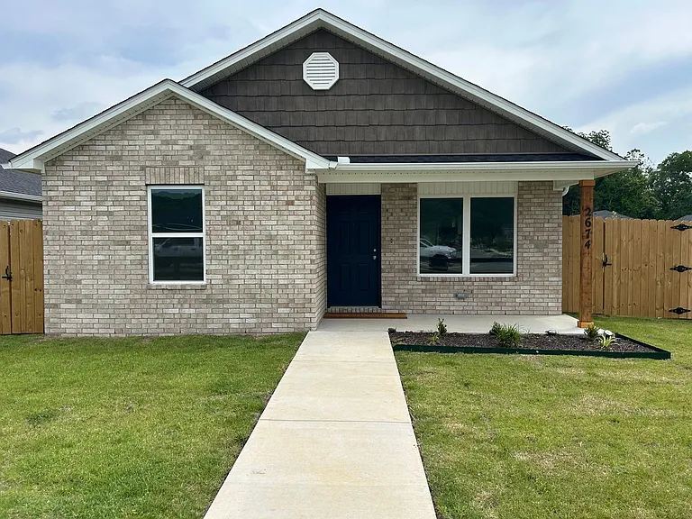 2674 S Ouachita Dr — Photo 1