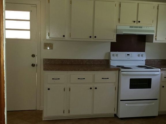 4th image of 1060 Avenue Of Pnes